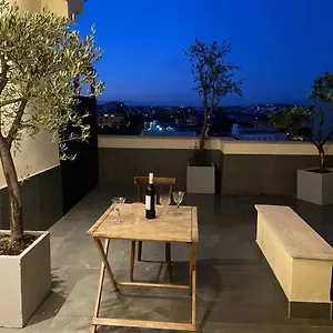 Couette-café 5-rooms, Rome